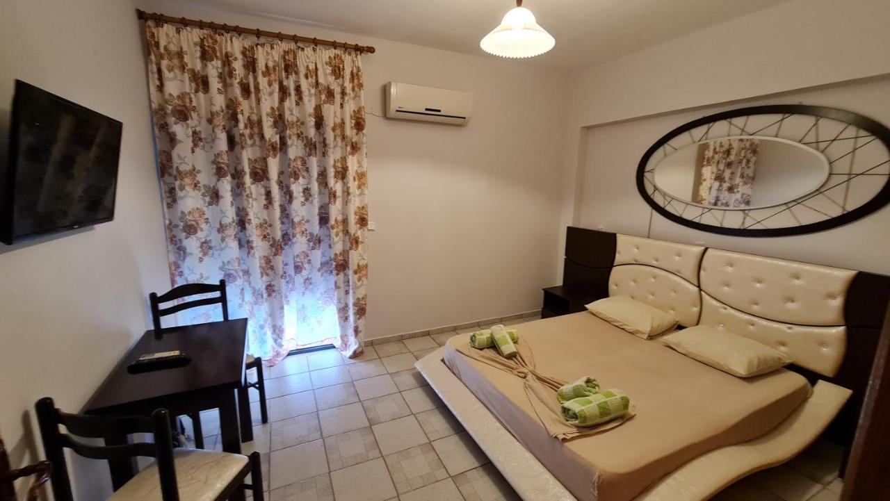 Parku I Palmave Hotel Gjirokaster