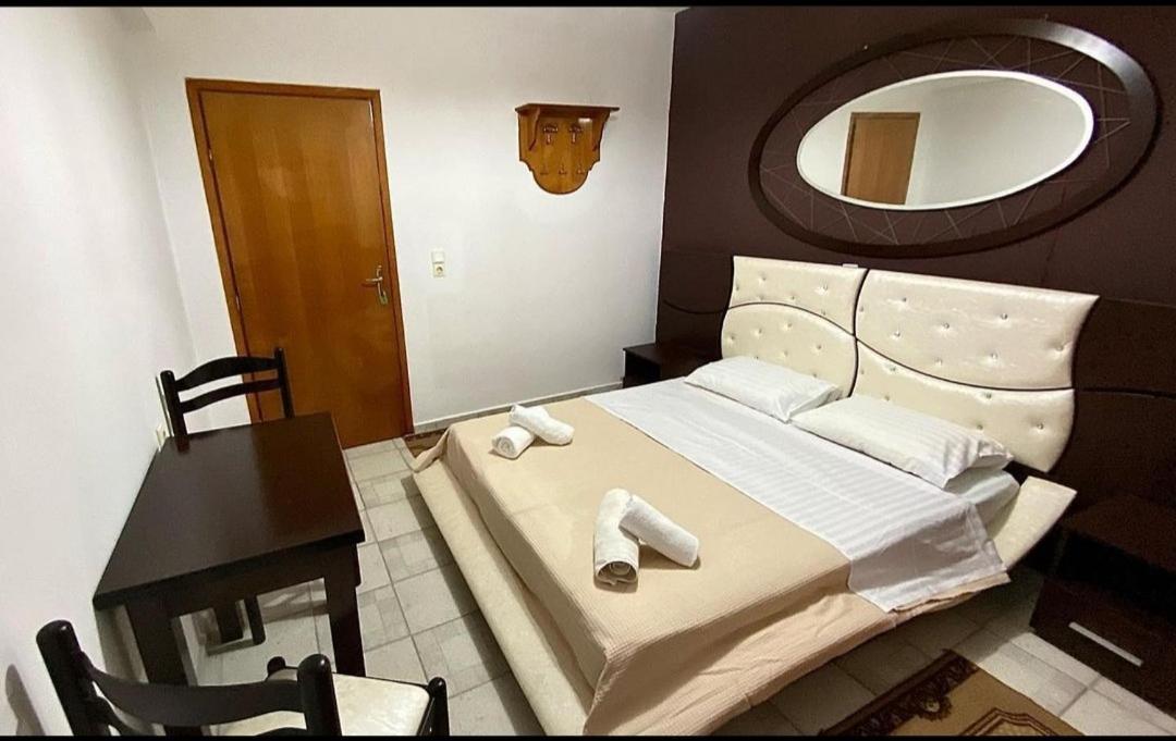 Parku I Palmave Hotel Gjirokaster
